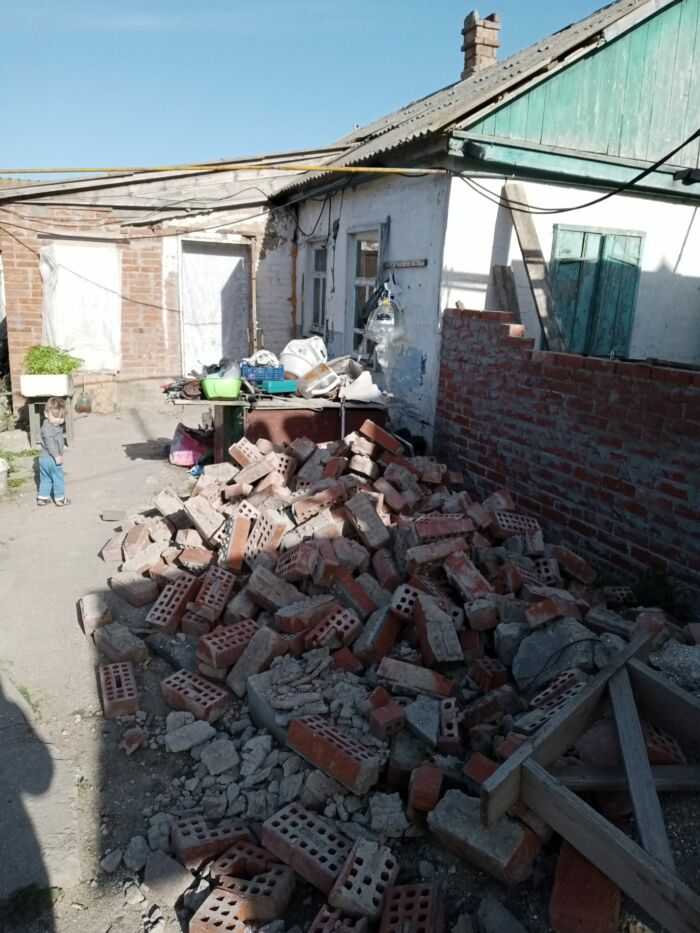 Дом,которому нужен ремонт.